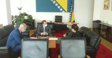 Cikotić s pakistanskim ambasadorom: Prazna obećanja za Džaferovićev interes