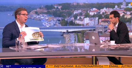 VUČIĆ U EMISIJI UŽIVO IZVADIO OVO I POKAZAO SVIMA: Iznio svu istinu u javnost, EVO ŠTA SE DESILO (FOTO)