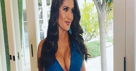 IMA 53 GODINE I TIJELO BOGINJE: Skinula se Selma zbog svojih oblina za dan skupila 800.000 lajkova!