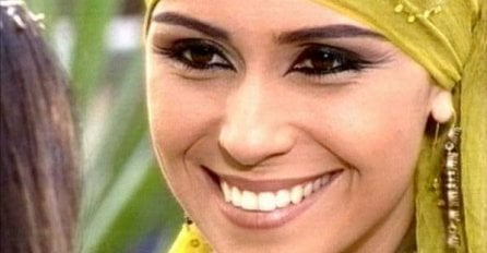 SJEĆATE LI SE ŽADE? DANAS IMA 44 GODINE - BORE NA LICU I PLAVU KOSU: Nikad je ne biste prepoznali?! (FOTO)