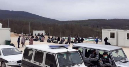 Haos u kampu Lipa: Migranti kamenjem gađali policiju, specijalci izašli na teren, čuli se i pucnji