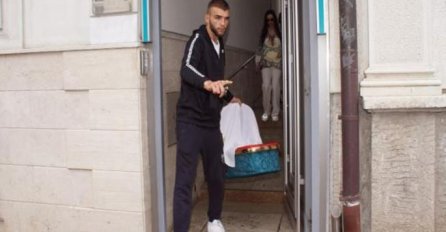 VELJKO ODVEO SINA IZ KUĆE, USLIKALI IH NA OVOM MJESTU: Bogdana će poludjeti kad vidi, LJUDI U NEVJERICI (FOTO)