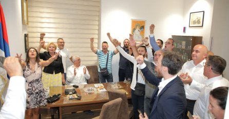 Pristalice opozicije u Crnoj Gori: Olovka učinila što brojni protesti nisu mogli