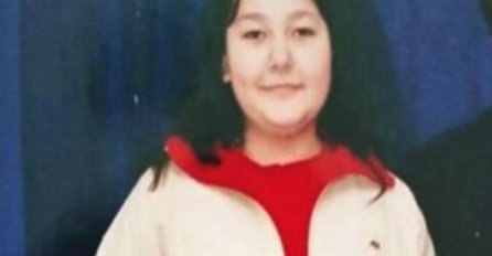 ZNATE LI KO JE DJEVOJČICA SA SLIKE, DANAS JE NAJVEĆA BOMBETINA NA ESTRADI: Niko ne može da vjeruje da je OVAKVA BILA! (FOTO)