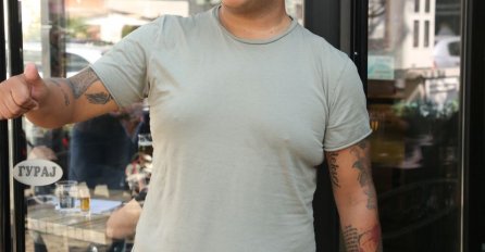 DARKO LAZIĆ SNIMLJEN NA BICIKLINU SA SINOM, ODMAH OBAVLJENE SLIKE: Da ste ga vidjeli OVAKVOG na ulici, NIKAD GA NE BISTE PREPOZNALI