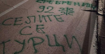 STRAVIČNO, EVO ŠTA JE JUTROS OSVANULO U PLJEVLJIMA: Nove slike razbjesnile javnost, ISPISANE PRIJETEĆE PORUKE (FOTO)