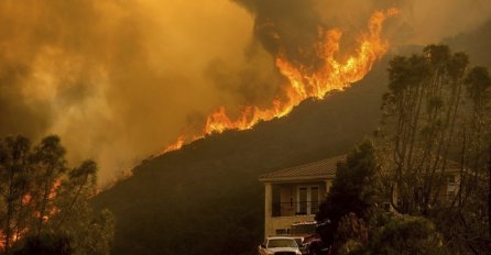 BUKTE POŽARI, CRNI DIM KULJA - NAROD BJEŽI NA SVE STRANE: Vatra se samo širi, STIGLE PRVE INFORMACIJE