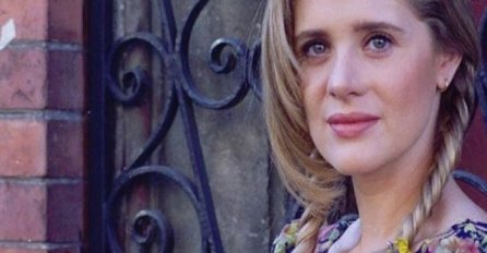 SJEĆATE LI SE DJEVOJKE SA OŽILJKOM NA LICU?  Pobijedila je alkohol i depresiju i sada ima 57 godina EVO KAKO MARISOL DANAS IZGLEDA