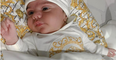 ONA IMA SAMO 2 GODINE, A MAJKA JE OBLAČI U BRENIRANU ODJEĆU KOJA KOŠTA OKO 30.000 KM: Možete li pogoditi čija je ovo KĆERKA?