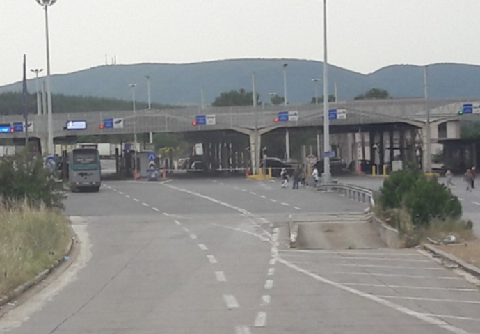 ZATVORENA GRANICA! ODLUKA UPRAVO SAOPŠTENA: Škole ostaju otvorene, A KAFIĆI...