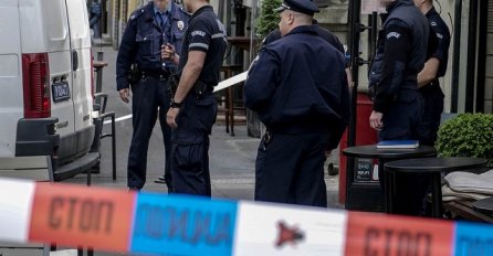 POLICIJA NAREDILA PRETRES SVAKOG AUTA: U pucnjavi mladić upucan u glavu (18), drugi (21) pogođen u nogu