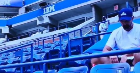 EVO ŠTA JE IVANIŠEVIĆ URADIO KADA JE NOVAK POGODIO SUDIJU LOPTICOM: Snimljen na tribinama, REAKCIJA SVE GOVORI (VIDEO)