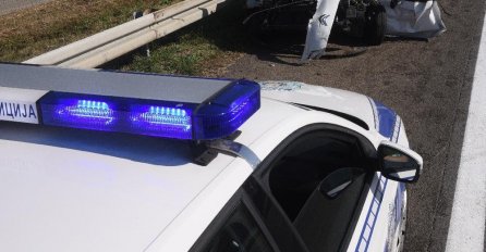 STRAVIČNO! AUTOMOBIL SE ZAKUCAO U KAMION - IMA POGINULIH: Stižu prve informacije