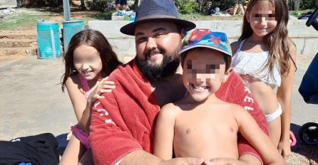 JACQUES U ŠOKU, UŠAO JE U KUPATILO I ZATEKAO SINA (7) KAKO OVO RADI: Odmah se oglasio, NE DOLAZI SEBI (FOTO)