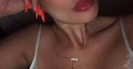 PJEVAČICA NAPRAVILA LOM NA DRUŠTVENIM MREŽAMA: Uvukla se u top od lateksa pa pozirala sa dubogim dekolteom 'ŽENO TI SI NEVJEROVATNA'