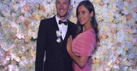 Edin i Amra Džeko po treći put postali roditelji! PONOSNI TATA ODMAH OBJAVIO FOTOGRAFIJU, A TEK KADA ČUJETE IME POSEBNO ĆETE SE ODUŠEVITI 