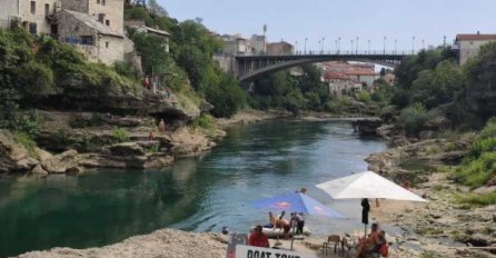 Mostarci ispod Starog mosta spasili maloljetnika od utapanja