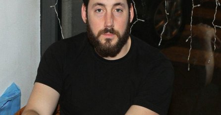 STRUGAR MI JE POLOMIO VILICU, A IZVUKAO SE SA 70.000 DINARA! Prebijeni taksista progovorio o incidentu sa glumcem! SUĐENJE TRAJE I DAN DANAS