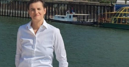 AUH, BRNABIĆKA USLIKANA NA BRODU, A TEK DA VIDITE KAKO JE OBUČENA: Objavljena slika, EVO KO JOJ PRAVI DRUŠTVO