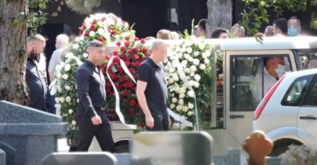 UPRAVO SAHRANJEN STRAHINJA, NA SAHRANU DOŠLA I KOLUMBIJKA SONJA: Svi su u šoku od ovog prizora!