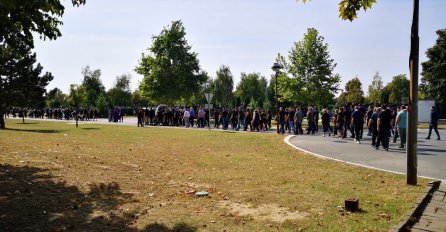 KOLUMBIJKA DOŠLA NA SAHRANU STRAHINJI, SVI GLEDAJU U NJENO LICE NAKON EKSPLOZIJE: Stajala je mirno I OVO RADILA (FOTO)