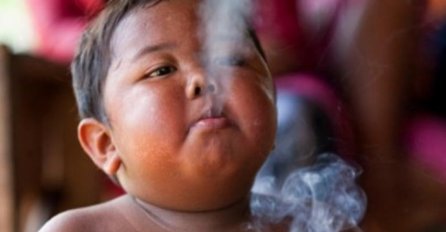 SJEĆATE SE DJEČAKA KOJI JE PUŠIO 40 CIGARETA DNEVNO? EVO KAKO IZGLEDA 8 GODINA POSLIJE: Nećete vjerovati svojim očima (FOTO)