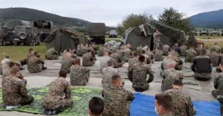 Vojnici klanjali džumu, SDS OD DODIKA TRAŽIO DA PREKINE vježbu na Manjači