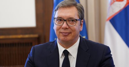 VUČIĆ SREO SRPSKU MISICU U VOZU, SJELA PORED NJEGA: Kad ih vidite zajedno, OČI ĆE VAM STATI