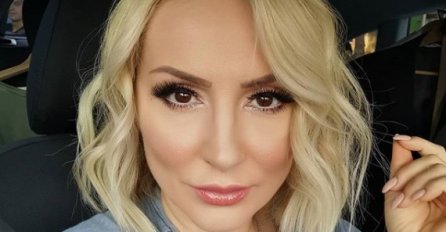 GOCA TRŽAN PODIJELILA RADOSNE VIJESTI, SVI GLEDAJU U STOMAČIĆ, PORED NJE SUPRUG: Čestitke stižu sa svih straha