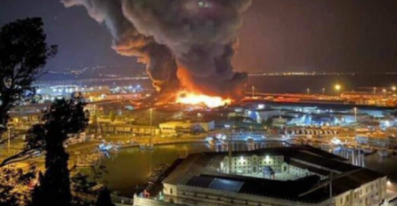 POŽAR U MOSTARU PRIJETI KUĆAMA: Gašenje otežava miniran teren