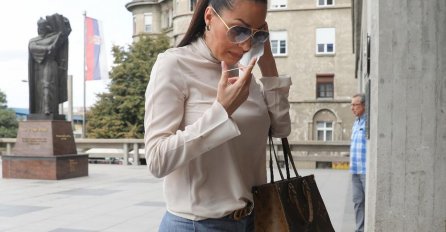 CECA STOJI SAMA ISPRED PALATE PRAVDE, izgovorila samo jednu rečenicu BIJESNA: "OVO MI SE ZGADILO"