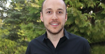 RAZVEO SE BANE MOJIĆEVIĆ, A ŽENU JE KRIO OD JAVNOSTI KAO ZMIJA NOGE: Evo kako ONA IZGLEDA, OSTAT ĆETE U ŠOKU! (FOTO)