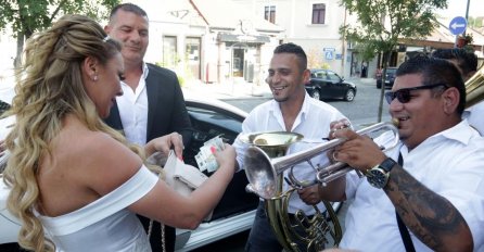 TUGA U KUĆI BILJANE SEČIVANOVIĆ, U SUBOTU SE UDALA, a sad ovo objavila: "BOLI ME..." (FOTO)