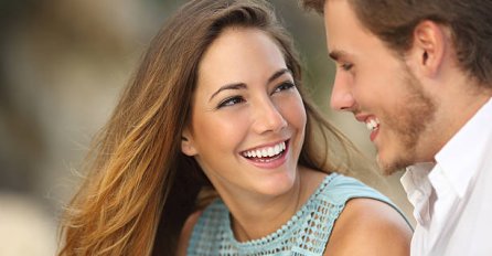 IZGLED IPAK NIJE PRESUDAN: Ovo su osobine koje muškarci smatraju NAJATRAKTIVNIJIMA kod partnerke