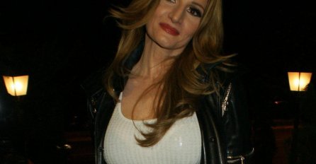 "ŠTA JE URADILA SA LICEM"?! Mira Škorić promijenila lični opis, ne liči na staru sebe! Pjevačica apsolutno neprepoznatljiva (FOTO)