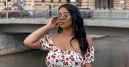 CIJELI REGION BRUJI O EMINI (21), kandidatkinji na izborima, A EVO KAKO IZGLEDA NJENA MAMA: Sad nam je jasno NA KOGA JE OVAKO LIJEPA! (FOTO)