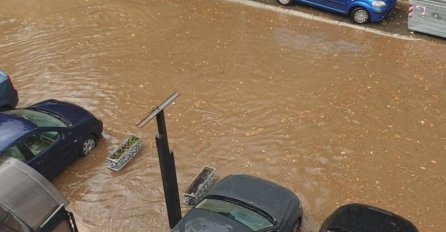 STRAHOTA, JEZIVO NEVRIJEME PROTUTNJALO DRŽAVOM, LJUDI NE MOGU IZ KUĆA: Sve potopljeno, pogledajte POTRESNE PRIZORE