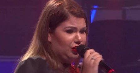 ISISALA SVO SALO, SINOĆ JE KRSTINJA IZAŠLA NA SCENU ZVEZDA GRANDA: Svima popadale vilice DO PODA, ČEKAJTE DA JOJ VIDITE NOGE - EVO KAKO JE SMRŠALA (FOTO)