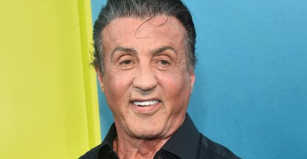 ON JE NAJJAČI GLUMAC, a žena mu je BOMBA: Ima 52 godine, a tijelo zategnuto kao struna, a u bikiniju izgleda besprijekorno!