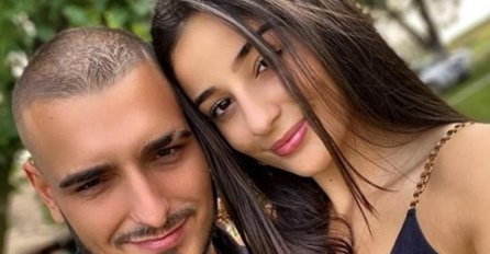 Kad vidite DONJI DIO OVE SLIKE zabezeknut ćete se: DARKO I MARINA POZIRAJU, A 1 detalj svi primijete, KOMENTARI NE PRESTAJU!