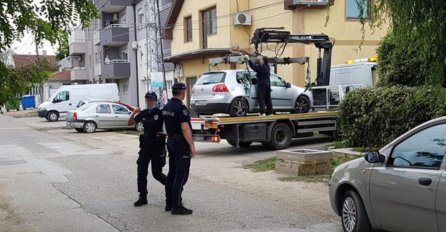 HOROR, EVO KO SU ŽENA I MUŠKARAC ČIJA SU BEŽIVOTNA TIJELA PRONAĐENA U AUTU: Užas u srpskom gradu, DETALJI ĆE VAS IZBEZUMITI!