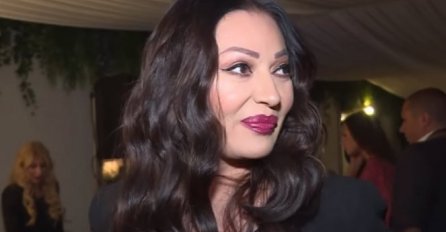 CECA U LEOPARD KUPAĆEM POKAZALA ZATEGNUTO TIJELO: Pjevačica pokazala čime raspolaže, prava je BOMBA