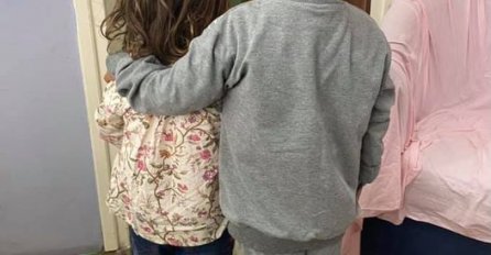 OVU SLIKU BRATA I SESTRE DANAS SVI U SRBIJI DIJELE: Srce će da vam pukne KAD PROČITATE - NE ODVAJAJU SE NI SEKUNDE (FOTO)