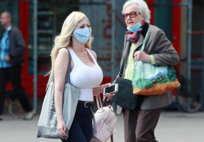 U OVU ZGODNU PLAVUŠU JUČER JE GLEDAO CIJELI ZAGREB: Svi su se okretali za njom na ulici, ALI SAMO ZBOG JEDNOG DETALJA - VIDITE LI?