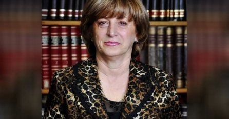 ISPIT POLAGALI DECENIJAMA! “Najgora profesorica” otišla u penziju, STUDENTI SLAVE