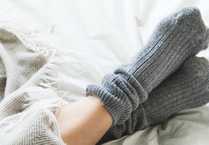 SPAVATE LI U ČARAPAMA? AKO JESTE, ODMAH PRESTANITE: Objavljene nove teorije, nije dobro
