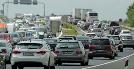 "VELIKI PROBLEM ZA MNOGE VOZAČE" Sljedeće godine na snagu stupa PROPIS zbog kog mnogi NEĆE MOĆI DA REGISTRUJU KOLA