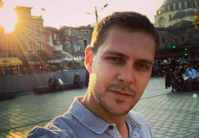 Miloša Bikovića djevojka ISTETOVIRALA NA ZADNJICI, a on se oduševio: "Dobro sam prošao..."