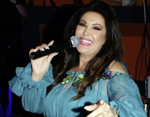 dragana-mirkovic-nastup-diskot-155440-photo-e-stock-blank2-1000x0