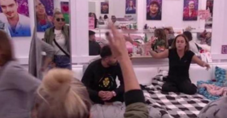 JANJUŠ SE ZALJUBIO! PRAVI JOJ KIFLICE DA JE ZAVEDE: Kakva Maja i Ena, OVA ZADRUGARKA GA JE OBORILA S NOGU - nije moguće da želi nju?!